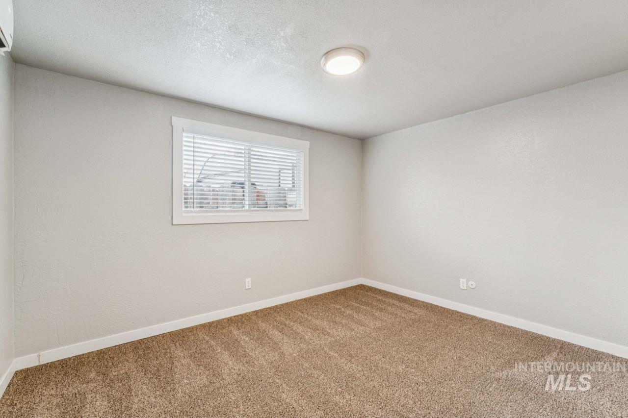 2105 Airport Ave, Caldwell, Idaho 83605, 2 Bedrooms, 1 Bathroom, Residential Income For Sale, Price $799,000,MLS 98977876