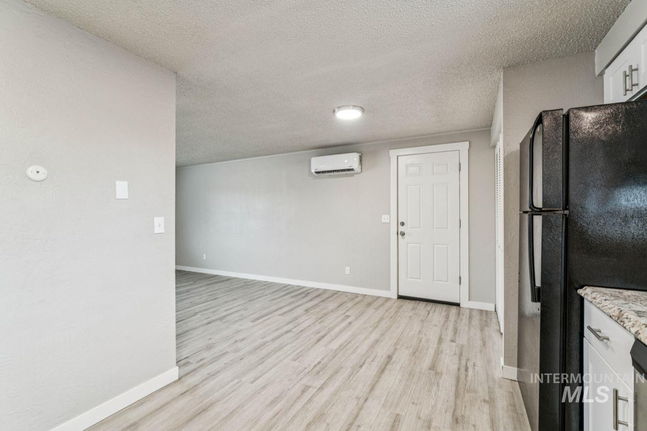 2105 Airport Ave, Caldwell, Idaho 83605, 2 Bedrooms, 1 Bathroom, Residential Income For Sale, Price $799,000,MLS 98977876