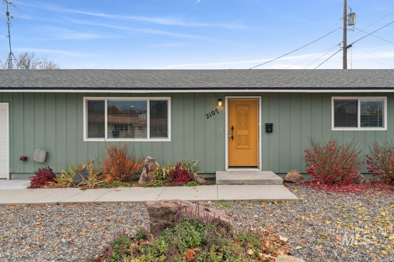 2105 Airport Ave, Caldwell, Idaho 83605, 2 Bedrooms, 1 Bathroom, Residential Income For Sale, Price $799,000,MLS 98977876