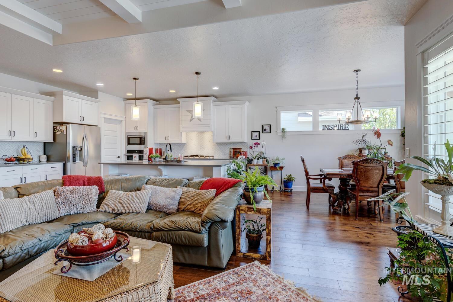 6955 N Exeter Pl, Meridian, Idaho 83646, 3 Bedrooms, 2 Bathrooms, Residential For Sale, Price $679,900,MLS 98977877