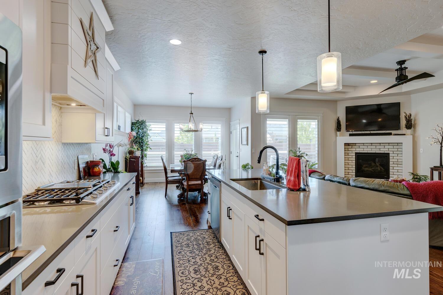 6955 N Exeter Pl, Meridian, Idaho 83646, 3 Bedrooms, 2 Bathrooms, Residential For Sale, Price $679,900,MLS 98977877