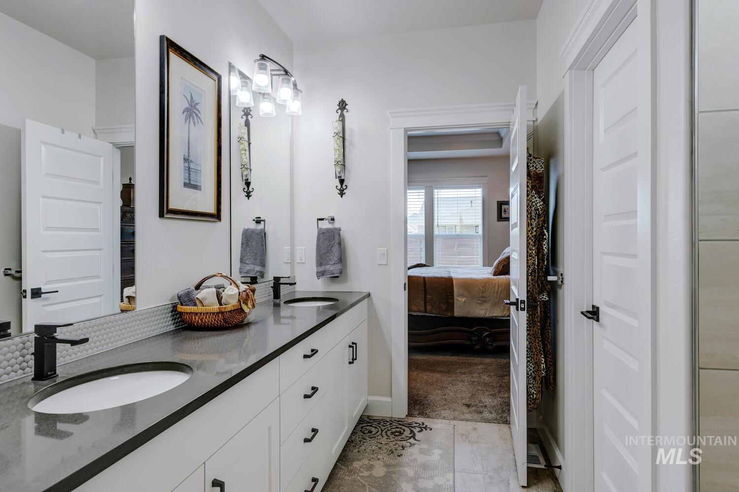 6955 N Exeter Pl, Meridian, Idaho 83646, 3 Bedrooms, 2 Bathrooms, Residential For Sale, Price $679,900,MLS 98977877