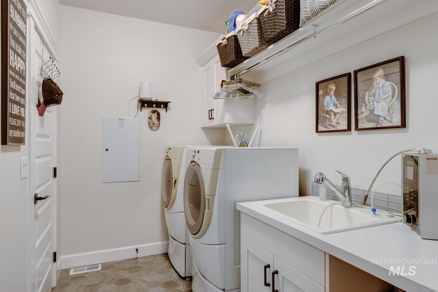 6955 N Exeter Pl, Meridian, Idaho 83646, 3 Bedrooms, 2 Bathrooms, Residential For Sale, Price $679,900,MLS 98977877