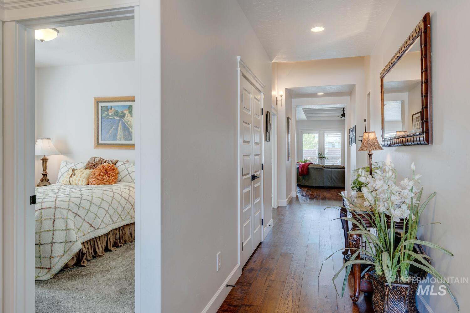 6955 N Exeter Pl, Meridian, Idaho 83646, 3 Bedrooms, 2 Bathrooms, Residential For Sale, Price $679,900,MLS 98977877