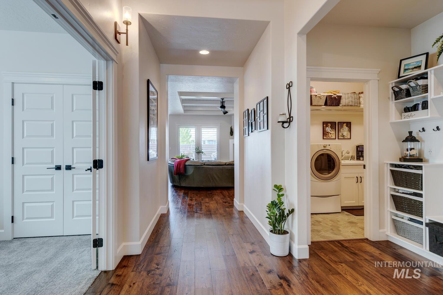 6955 N Exeter Pl, Meridian, Idaho 83646, 3 Bedrooms, 2 Bathrooms, Residential For Sale, Price $679,900,MLS 98977877