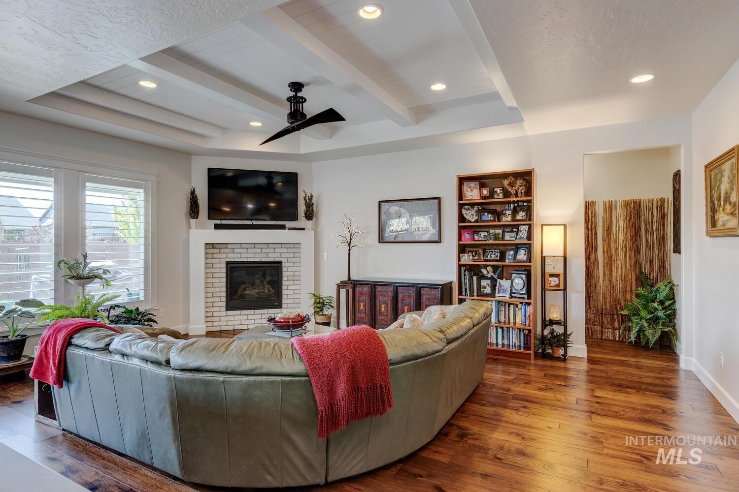 6955 N Exeter Pl, Meridian, Idaho 83646, 3 Bedrooms, 2 Bathrooms, Residential For Sale, Price $679,900,MLS 98977877