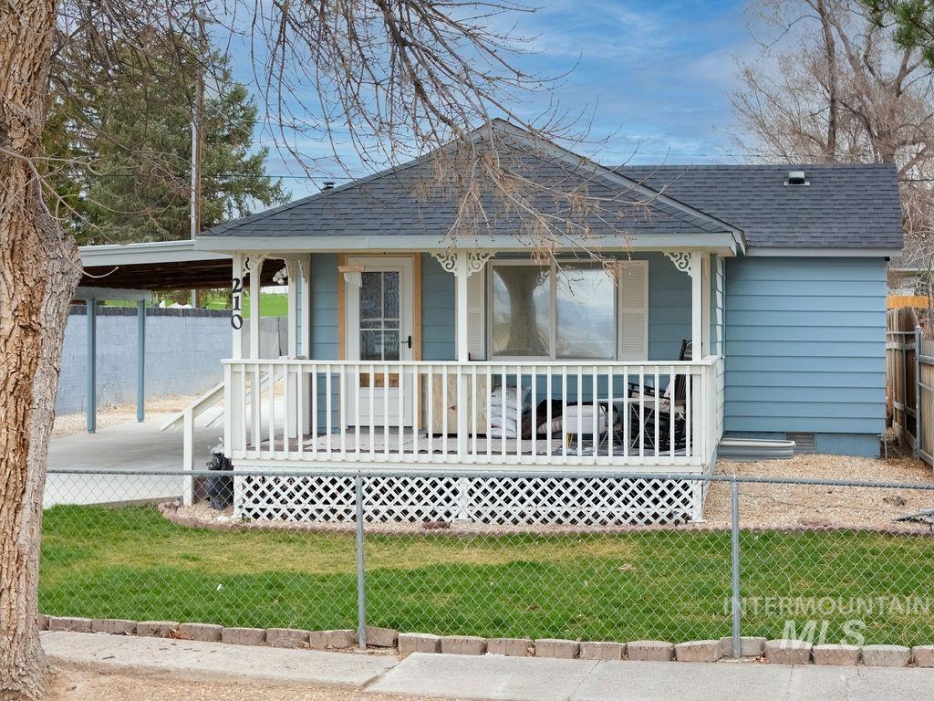 210 Carrie Rex Ave, Melba, Idaho 83641, 2 Bedrooms, 1 Bathroom, Residential For Sale, Price $329,990,MLS 98977878