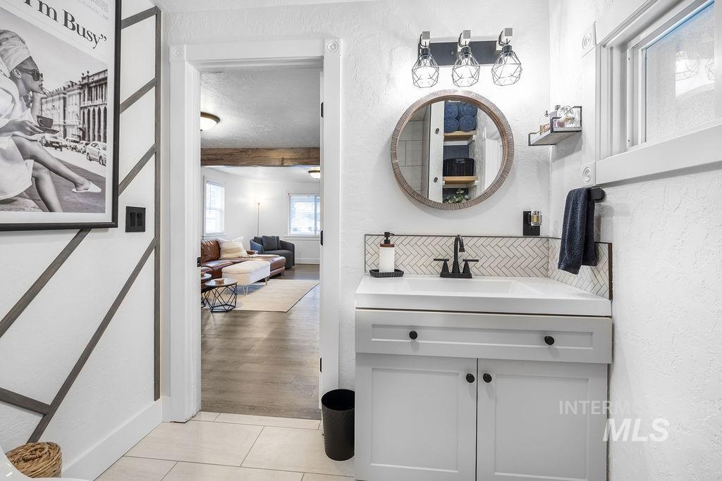 210 Carrie Rex Ave, Melba, Idaho 83641, 2 Bedrooms, 1 Bathroom, Residential For Sale, Price $329,990,MLS 98977878