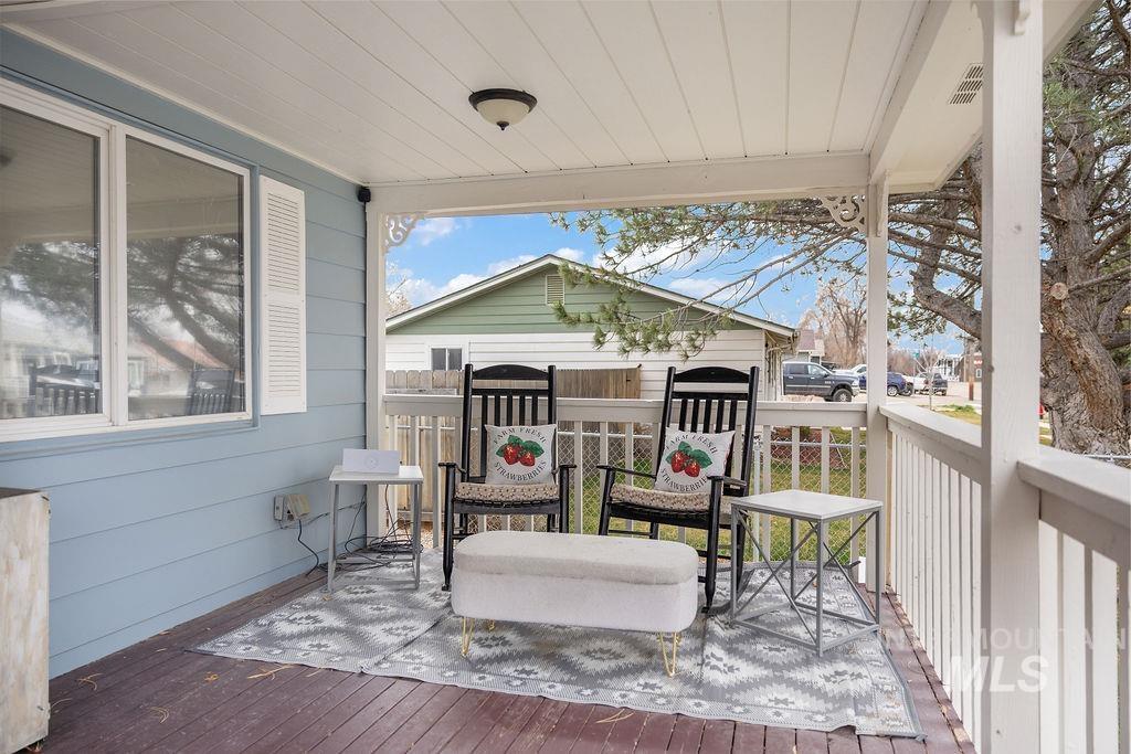 210 Carrie Rex Ave, Melba, Idaho 83641, 2 Bedrooms, 1 Bathroom, Residential For Sale, Price $329,990,MLS 98977878