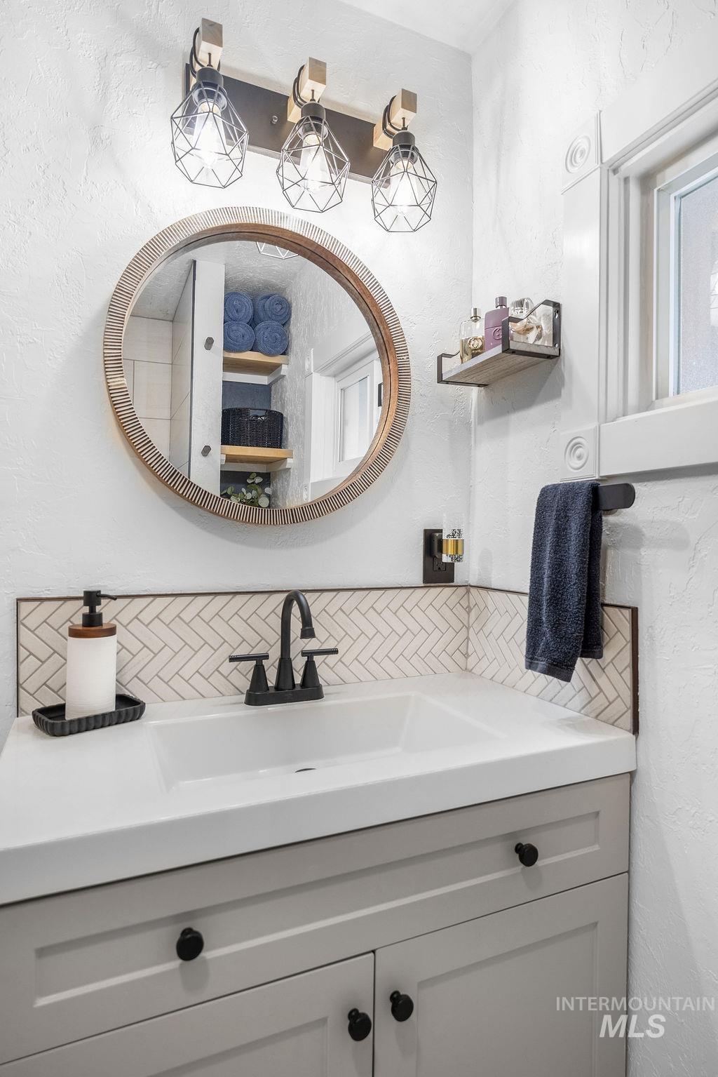 210 Carrie Rex Ave, Melba, Idaho 83641, 2 Bedrooms, 1 Bathroom, Residential For Sale, Price $329,990,MLS 98977878