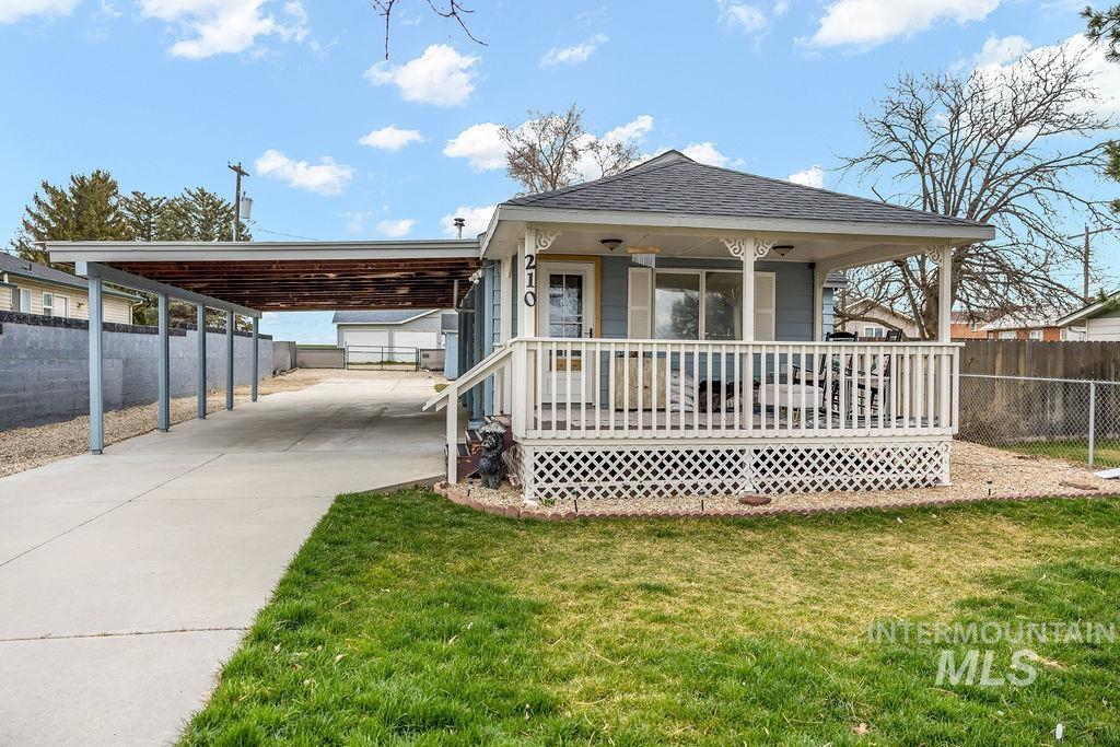 210 Carrie Rex Ave, Melba, Idaho 83641, 2 Bedrooms, 1 Bathroom, Residential For Sale, Price $329,990,MLS 98977878