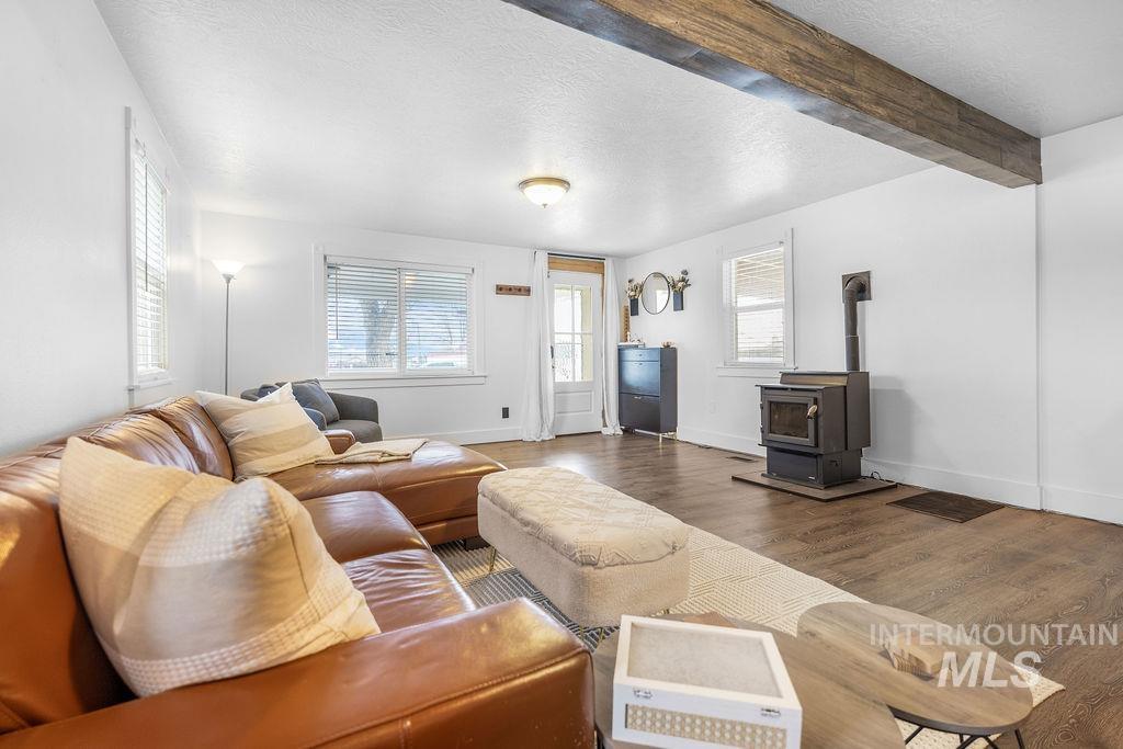 210 Carrie Rex Ave, Melba, Idaho 83641, 2 Bedrooms, 1 Bathroom, Residential For Sale, Price $329,990,MLS 98977878