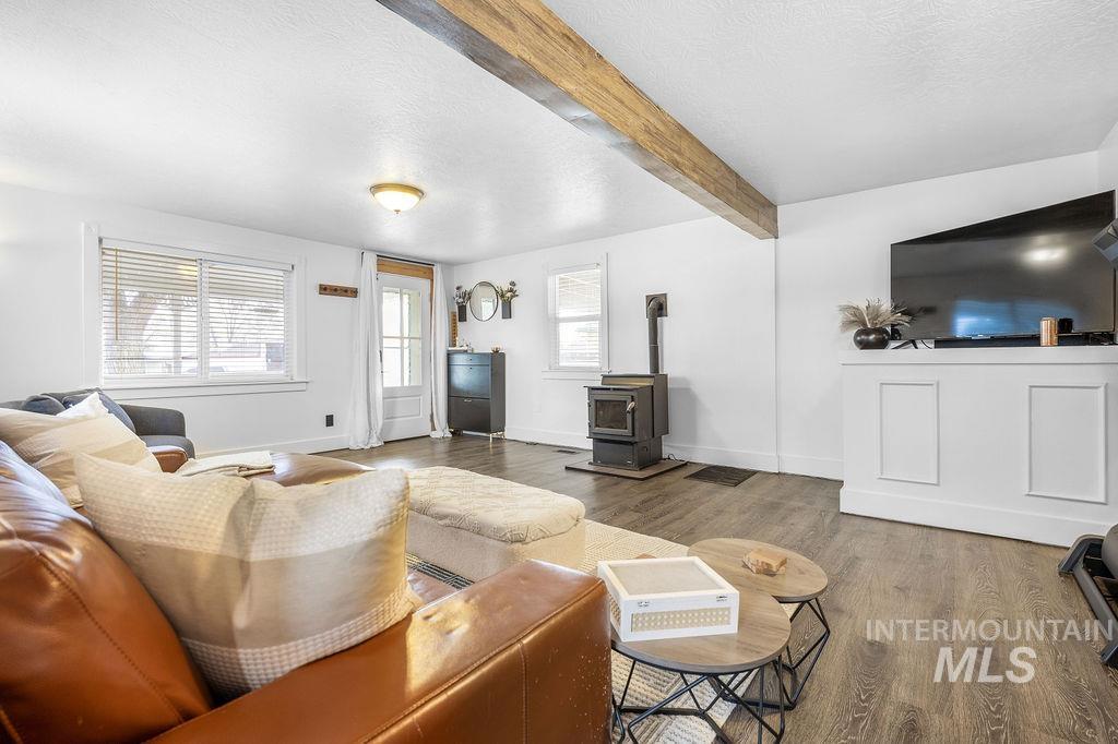 210 Carrie Rex Ave, Melba, Idaho 83641, 2 Bedrooms, 1 Bathroom, Residential For Sale, Price $329,990,MLS 98977878