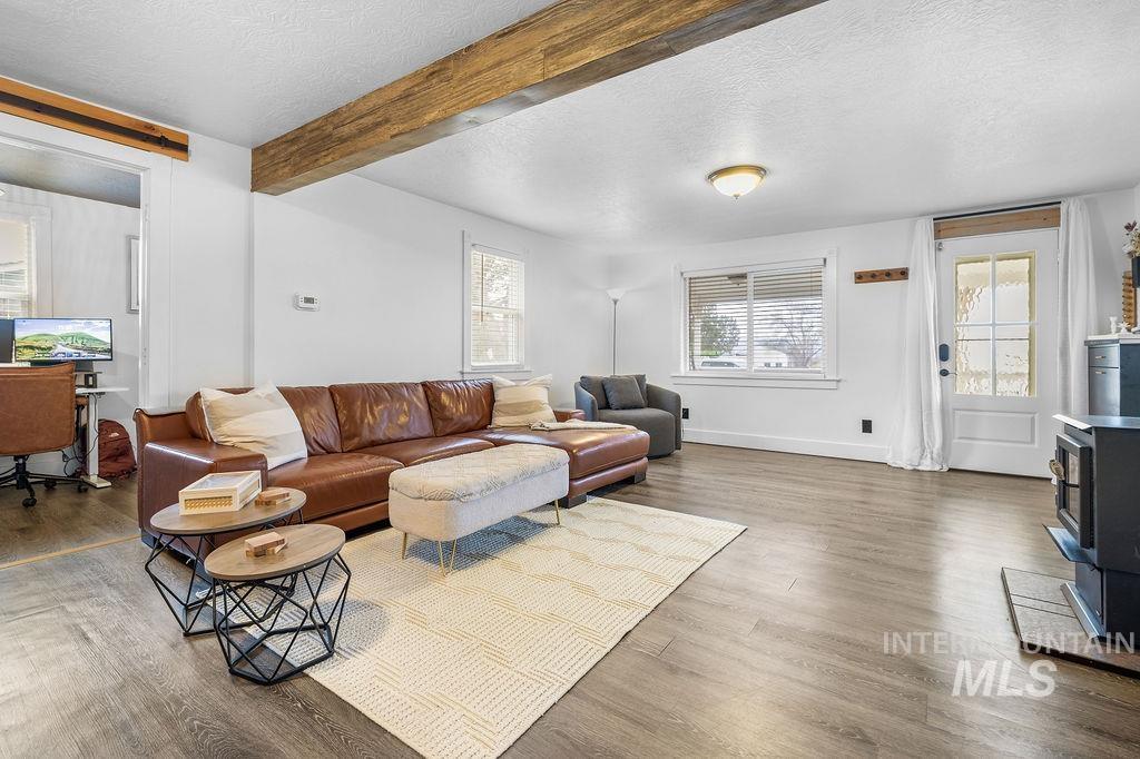 210 Carrie Rex Ave, Melba, Idaho 83641, 2 Bedrooms, 1 Bathroom, Residential For Sale, Price $329,990,MLS 98977878