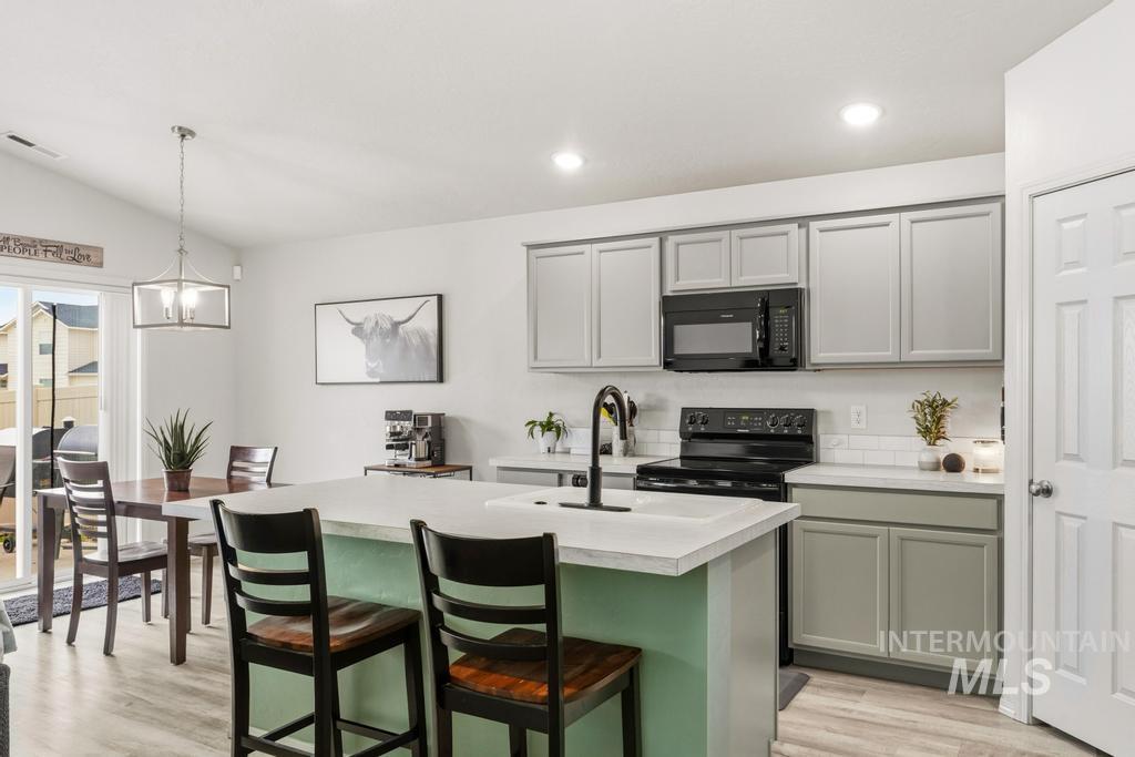 11389 W Tiekel River St, Nampa, Idaho 83686, 3 Bedrooms, 2 Bathrooms, Residential For Sale, Price $399,900,MLS 98977879