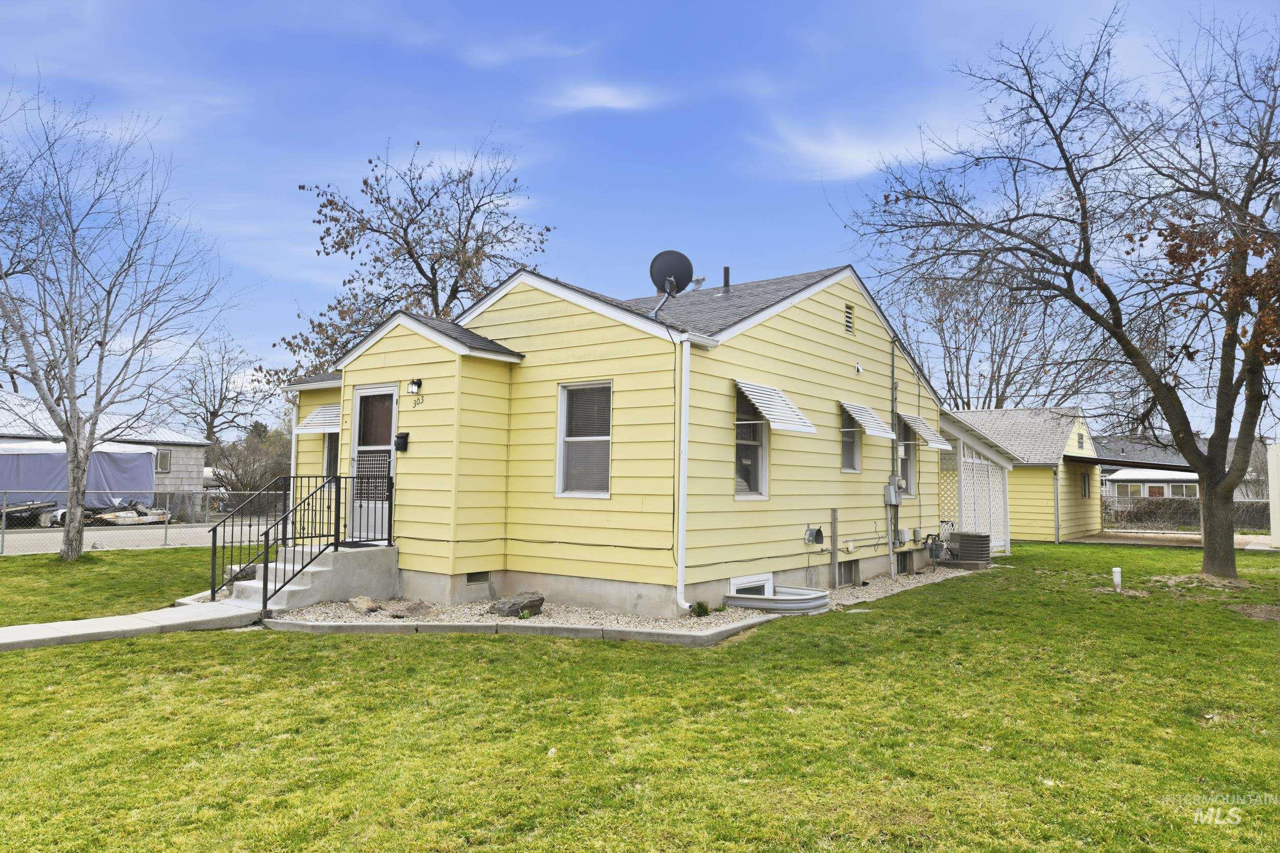 303 W Hazel Street, Caldwell, Idaho 83605, 4 Bedrooms, 2 Bathrooms, Residential For Sale, Price $359,900,MLS 98977880