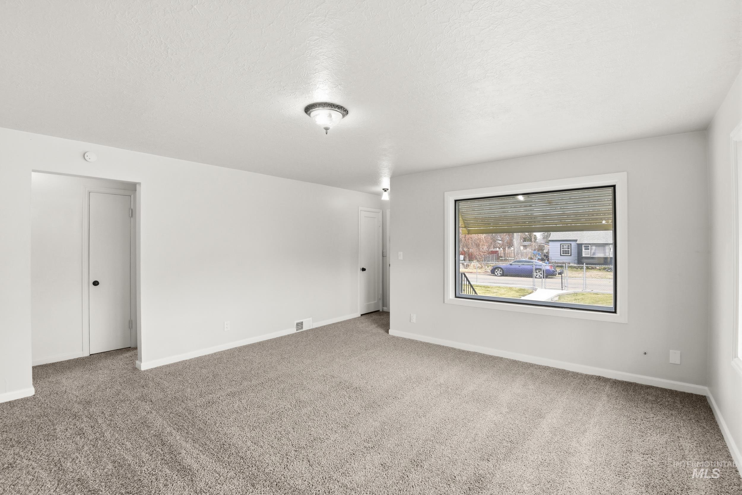 303 W Hazel Street, Caldwell, Idaho 83605, 4 Bedrooms, 2 Bathrooms, Residential For Sale, Price $359,900,MLS 98977880