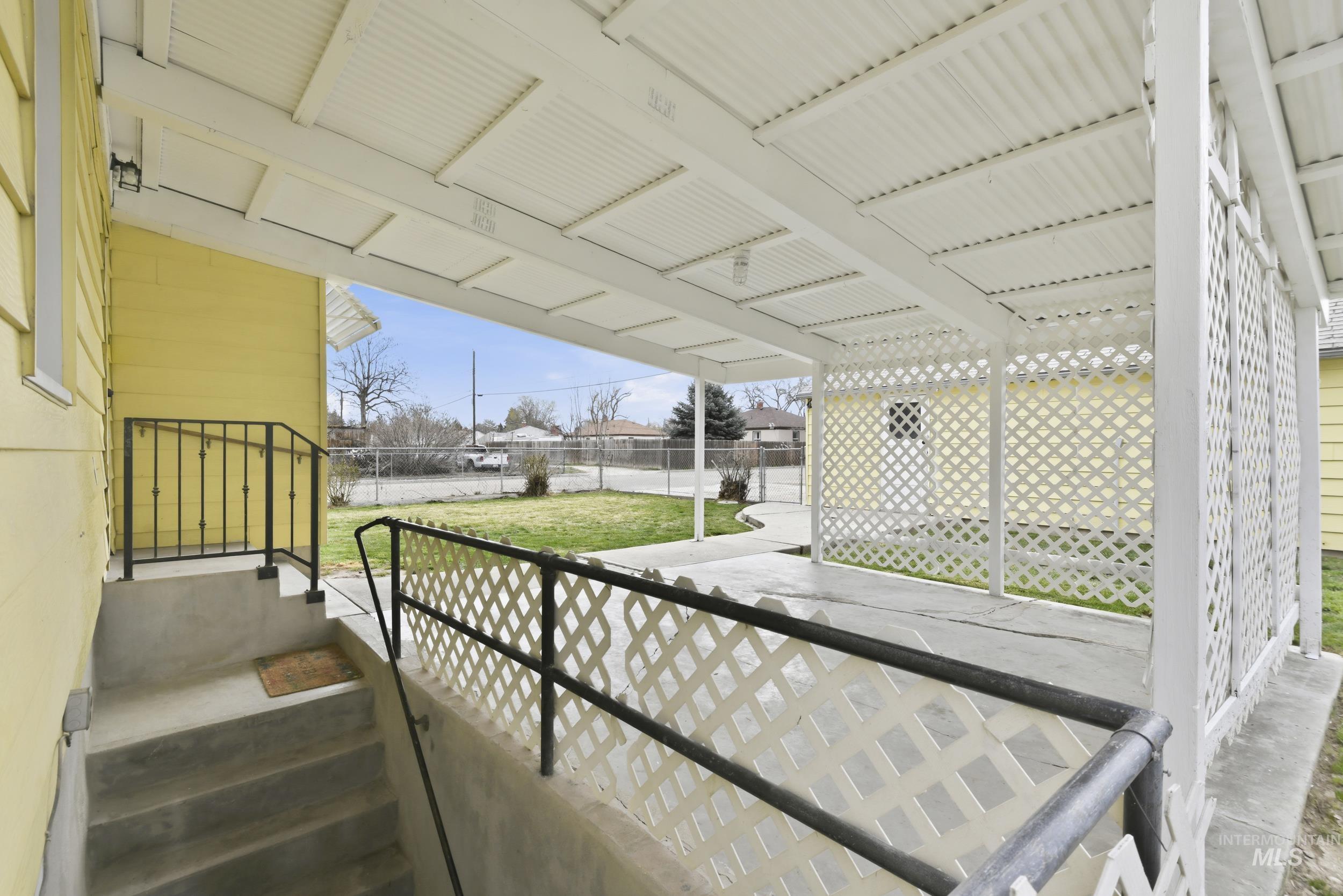 303 W Hazel Street, Caldwell, Idaho 83605, 2 Bedrooms, 1 Bathroom, Residential Income For Sale, Price $359,900, 98977881