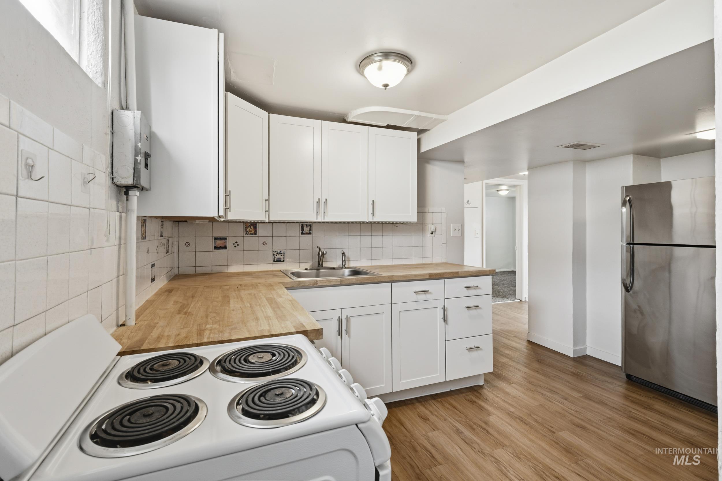 303 W Hazel Street, Caldwell, Idaho 83605, 2 Bedrooms, 1 Bathroom, Residential Income For Sale, Price $359,900, 98977881