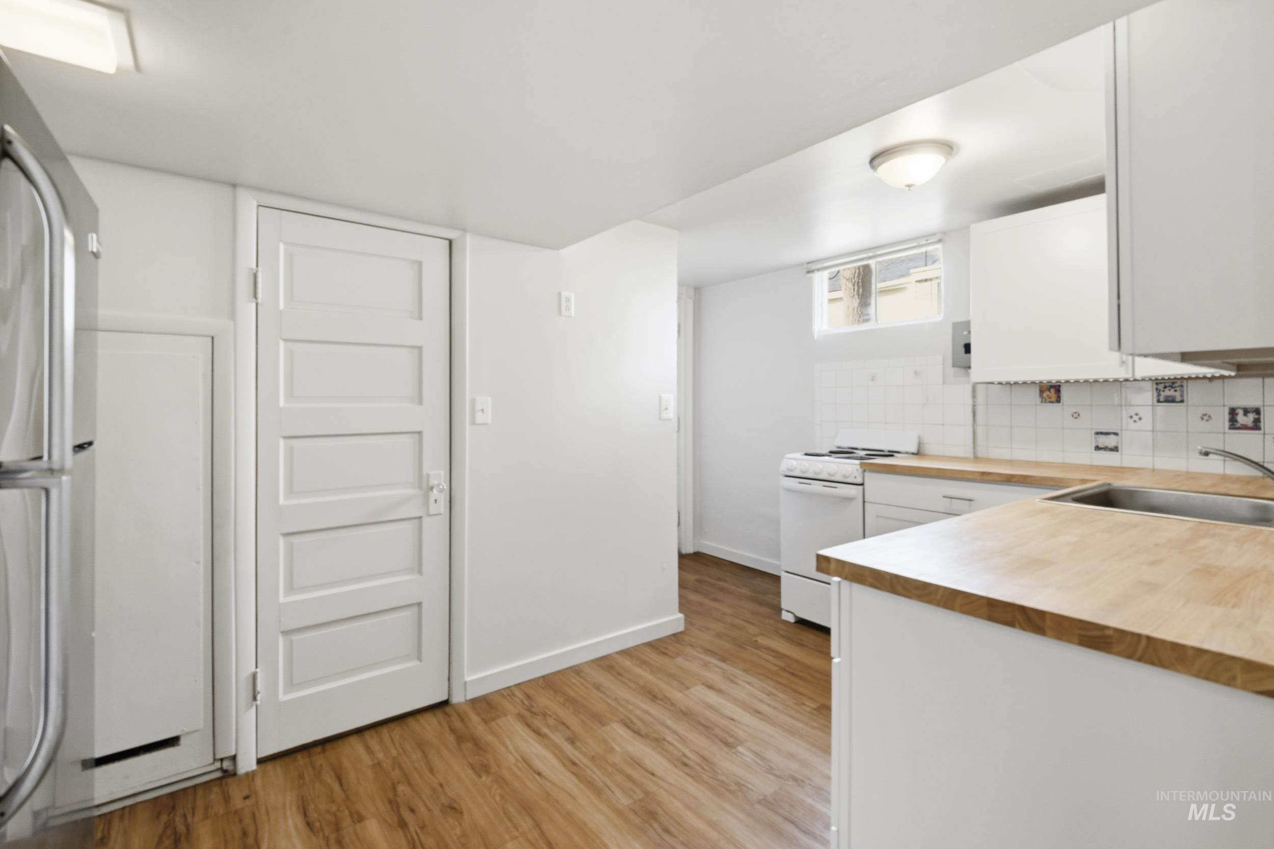 303 W Hazel Street, Caldwell, Idaho 83605, 2 Bedrooms, 1 Bathroom, Residential Income For Sale, Price $359,900, 98977881