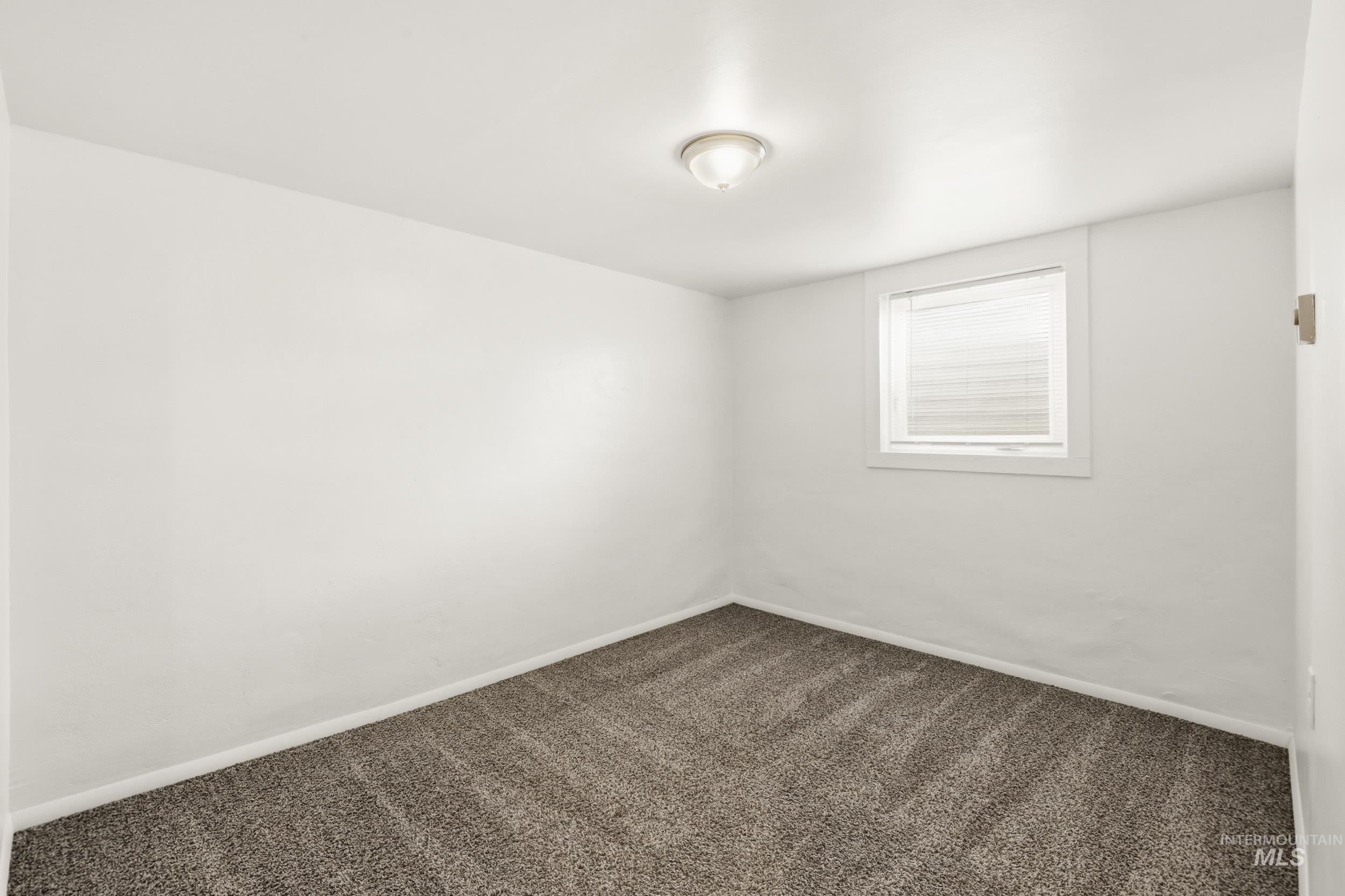 303 W Hazel Street, Caldwell, Idaho 83605, 2 Bedrooms, 1 Bathroom, Residential Income For Sale, Price $359,900, 98977881