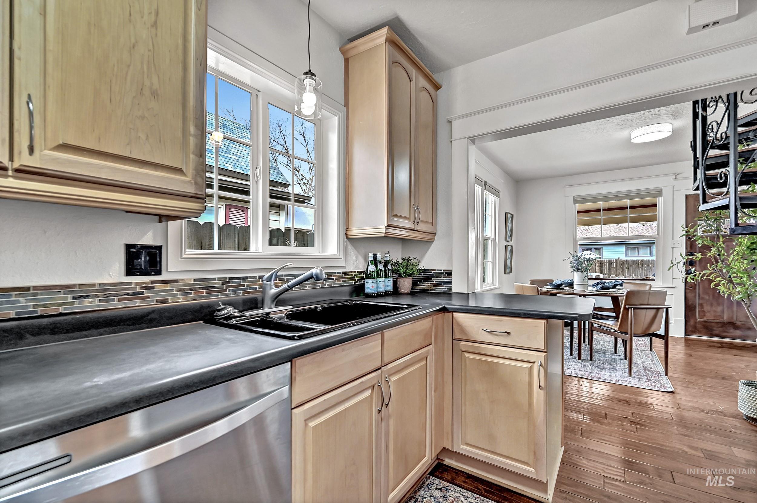 1413 W Eastman St, Boise, Idaho 83702, 3 Bedrooms, 2 Bathrooms, Residential For Sale, Price $639,900,MLS 98977884