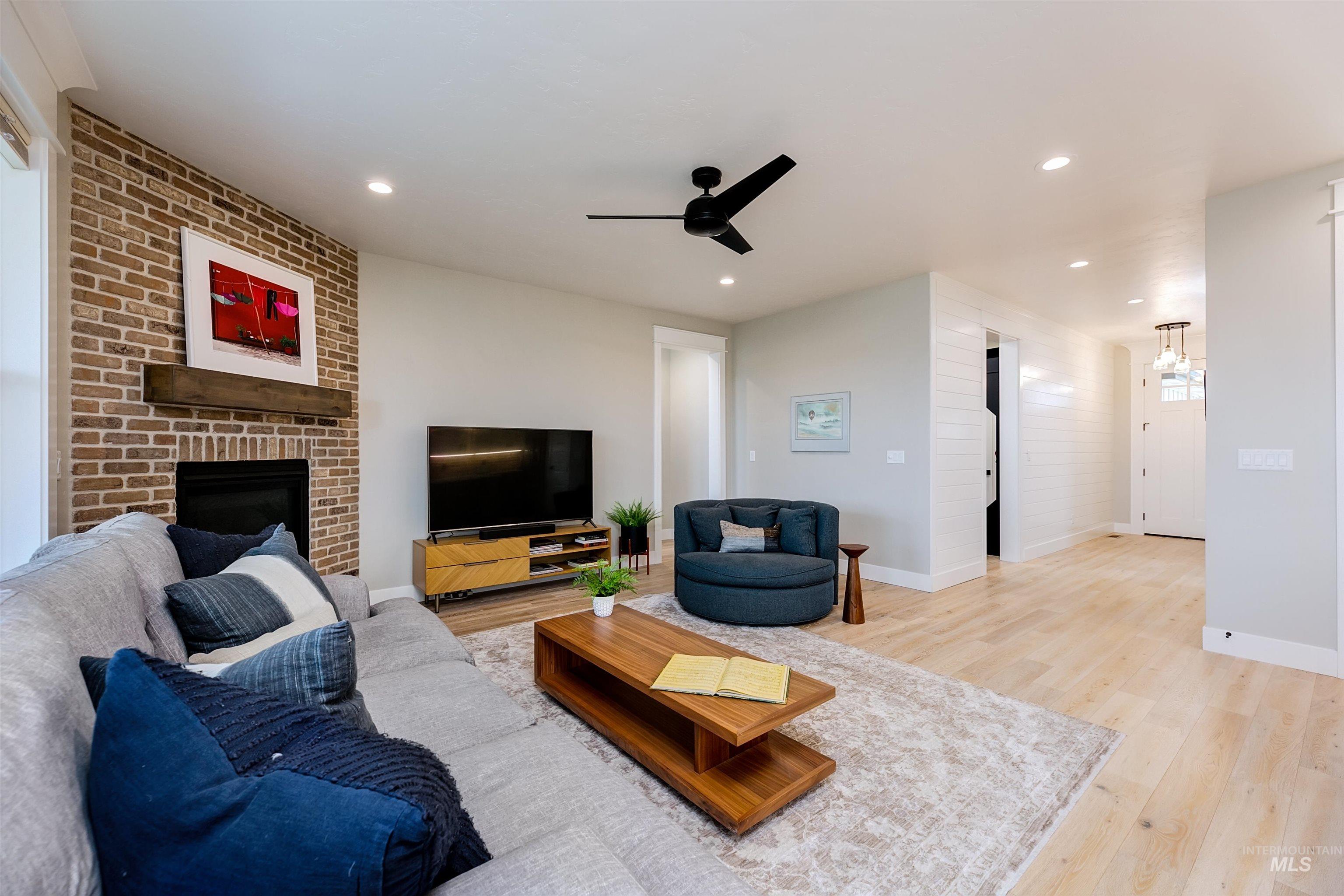 5463 N Exeter Way, Meridian, Idaho 83646, 5 Bedrooms, 2.5 Bathrooms, Residential For Sale, Price $749,900, 98977885