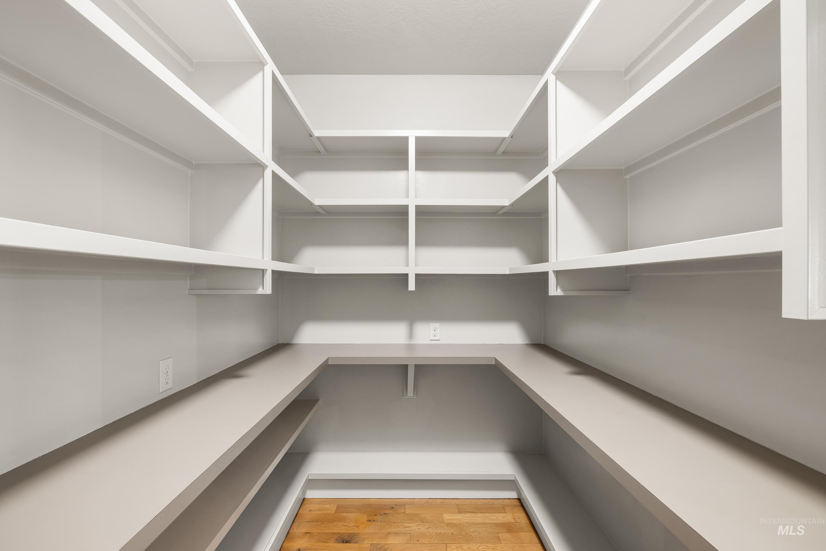 2145 W Verona Dr, Meridian, Idaho 83646, 5 Bedrooms, 4.5 Bathrooms, Residential For Sale, Price $1,099,000,MLS 98977887