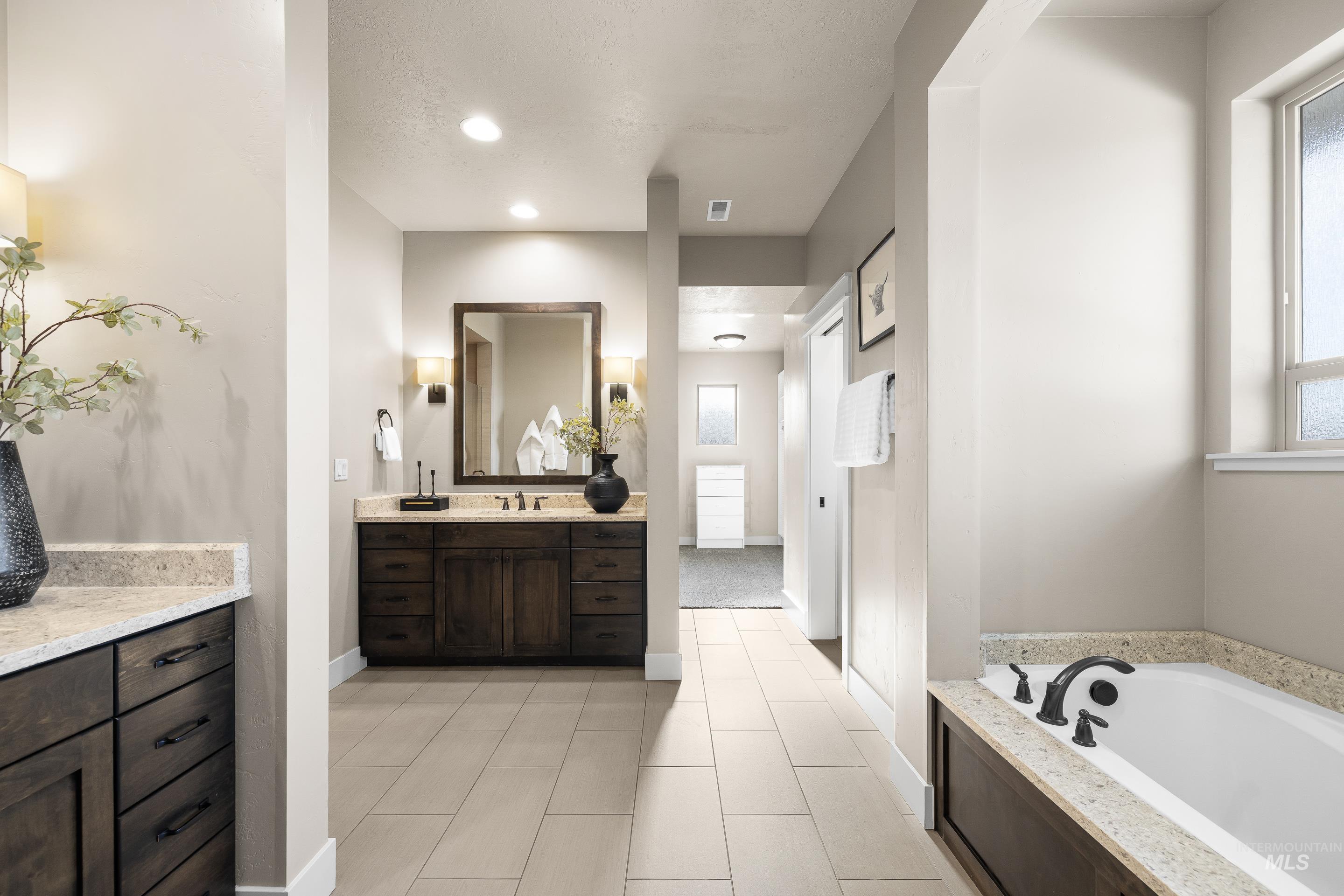 2145 W Verona Dr, Meridian, Idaho 83646, 5 Bedrooms, 4.5 Bathrooms, Residential For Sale, Price $1,099,000,MLS 98977887