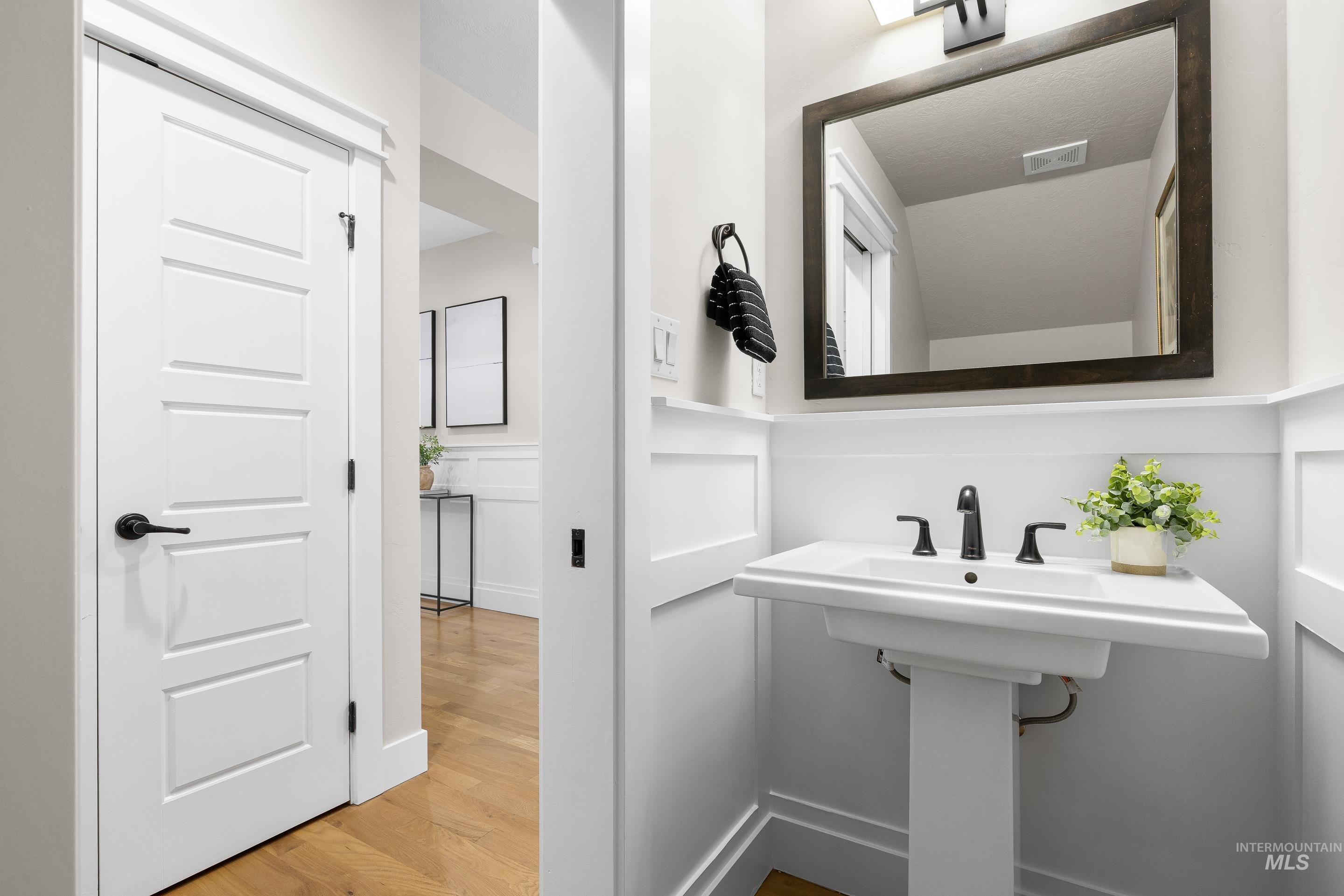 2145 W Verona Dr, Meridian, Idaho 83646, 5 Bedrooms, 4.5 Bathrooms, Residential For Sale, Price $1,099,000,MLS 98977887