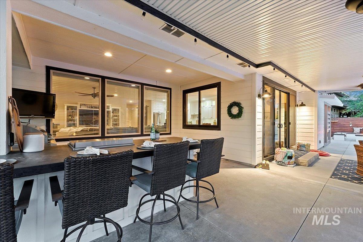 2145 W Verona Dr, Meridian, Idaho 83646, 5 Bedrooms, 4.5 Bathrooms, Residential For Sale, Price $1,099,000,MLS 98977887