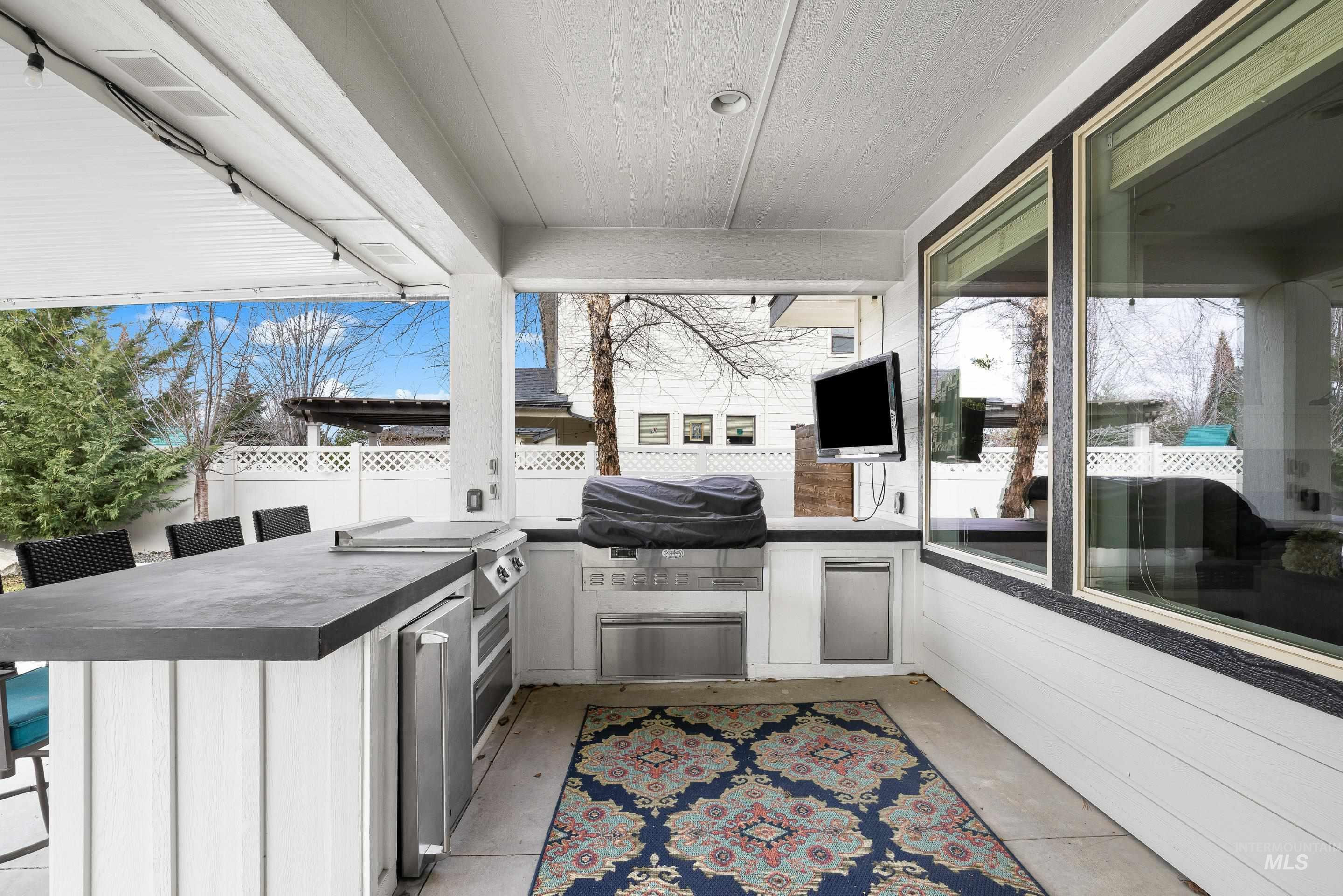 2145 W Verona Dr, Meridian, Idaho 83646, 5 Bedrooms, 4.5 Bathrooms, Residential For Sale, Price $1,099,000,MLS 98977887