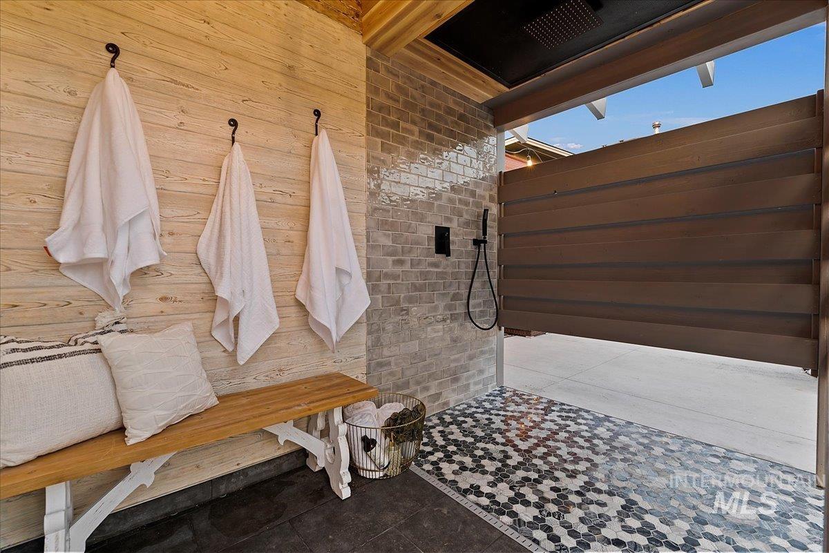 2145 W Verona Dr, Meridian, Idaho 83646, 5 Bedrooms, 4.5 Bathrooms, Residential For Sale, Price $1,099,000,MLS 98977887