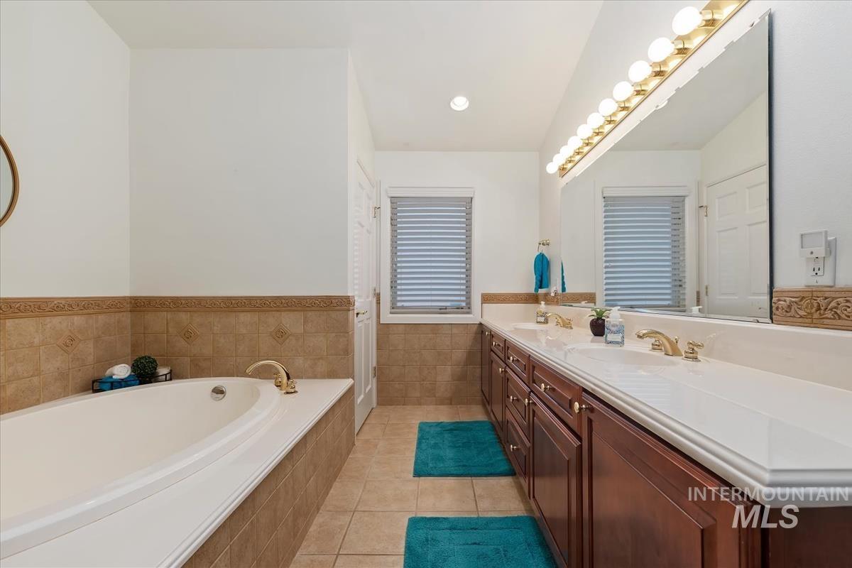 4609 N Mountain View Drive, Boise, Idaho 83704, 5 Bedrooms, 3 Bathrooms, Residential For Sale, Price $1,499,990,MLS 98977890