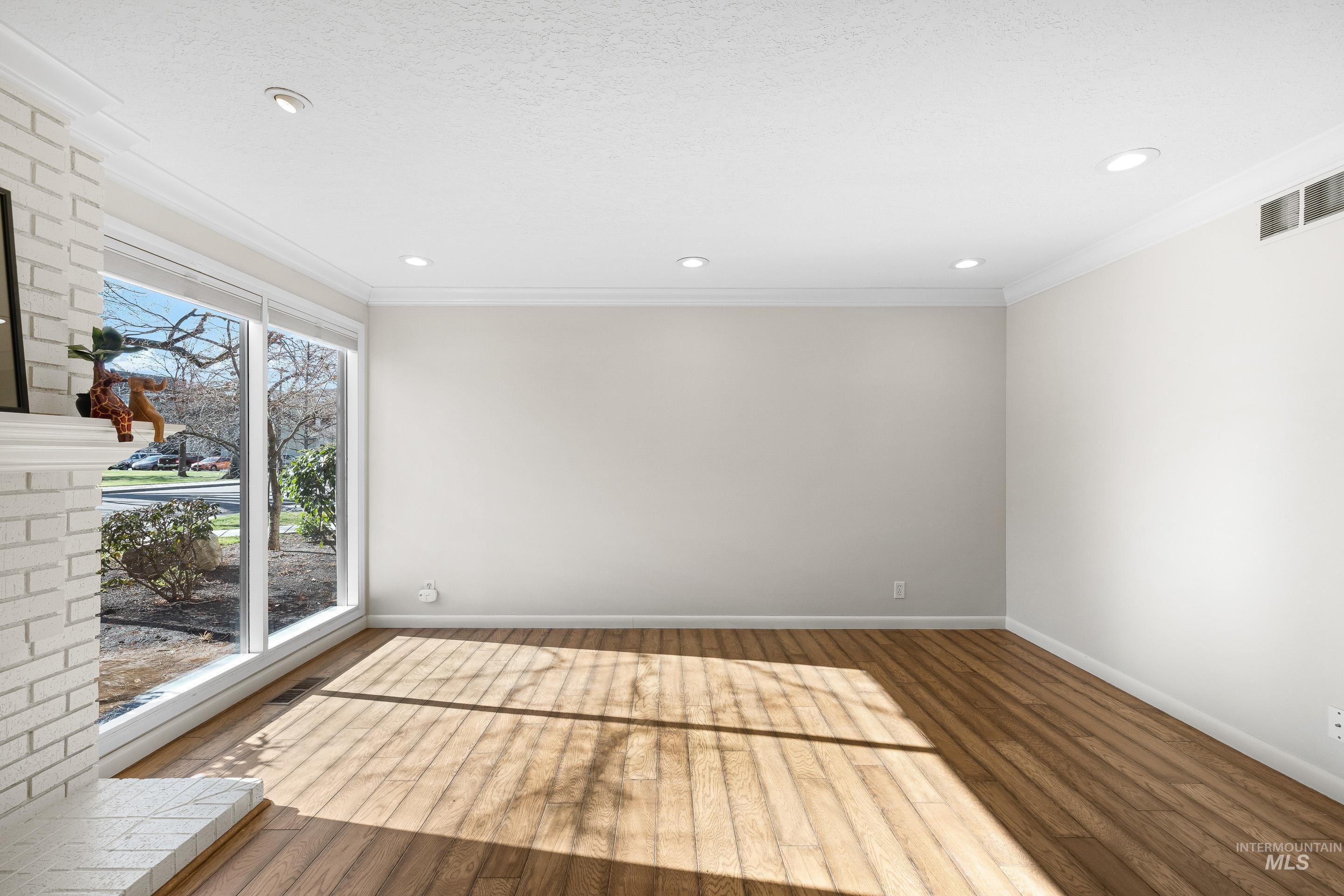 515 S Walnut, Boise, Idaho 83712, 4 Bedrooms, 2.5 Bathrooms, Residential For Sale, Price $642,000,MLS 98977893