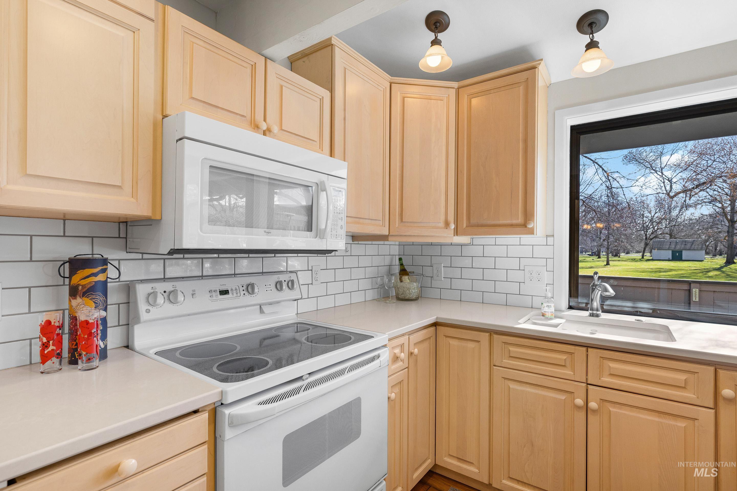 515 S Walnut, Boise, Idaho 83712, 4 Bedrooms, 2.5 Bathrooms, Residential For Sale, Price $642,000,MLS 98977893