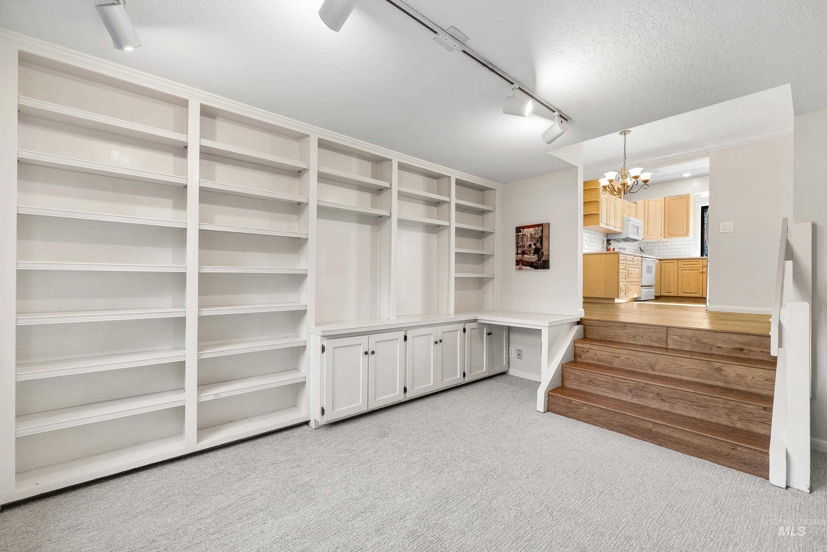 515 S Walnut, Boise, Idaho 83712, 4 Bedrooms, 2.5 Bathrooms, Residential For Sale, Price $642,000,MLS 98977893