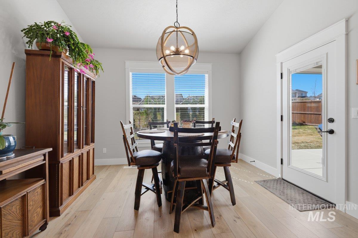 1315 W Tenzing, Nampa, Idaho 83686, 4 Bedrooms, 2 Bathrooms, Residential For Sale, Price $610,000,MLS 98977894