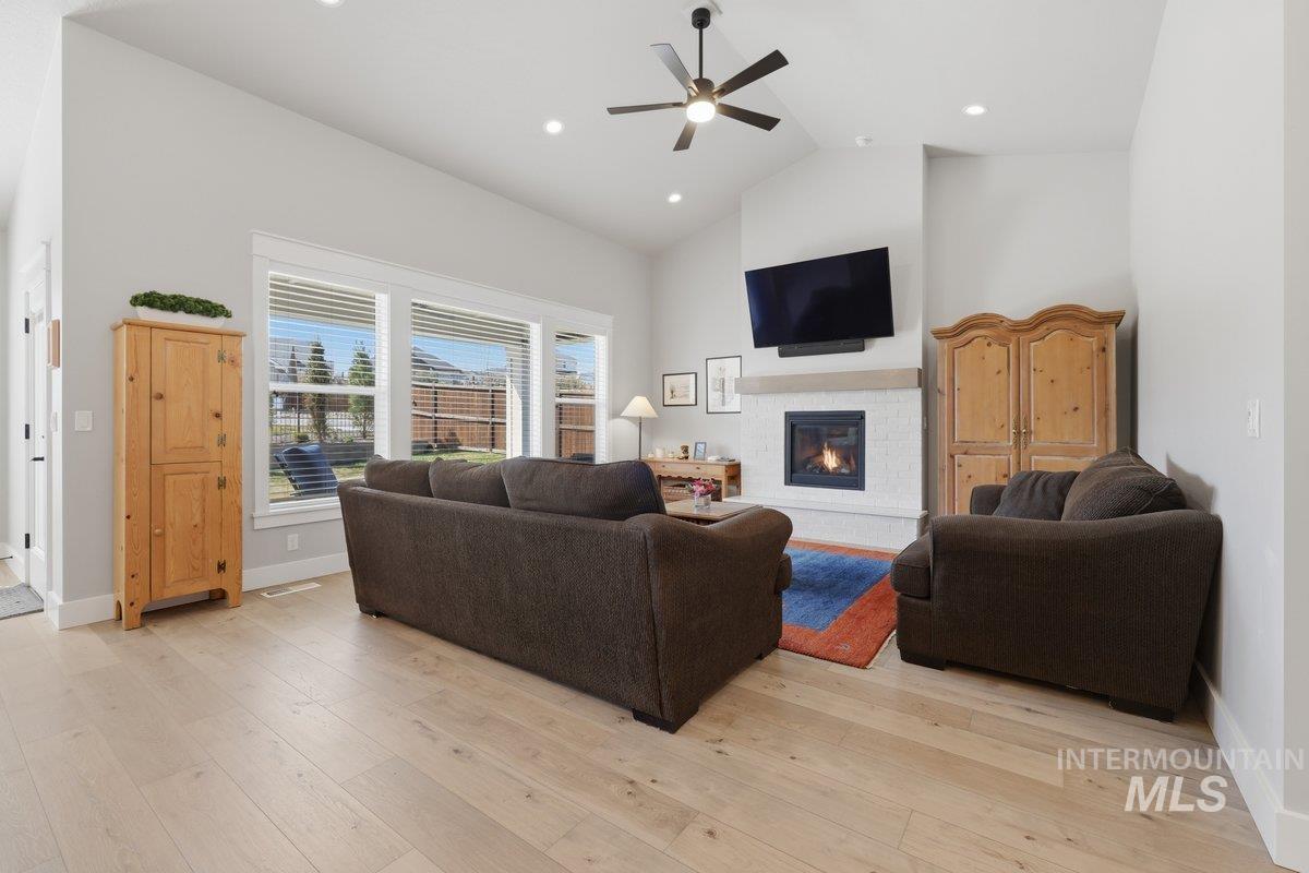 1315 W Tenzing, Nampa, Idaho 83686, 4 Bedrooms, 2 Bathrooms, Residential For Sale, Price $610,000,MLS 98977894