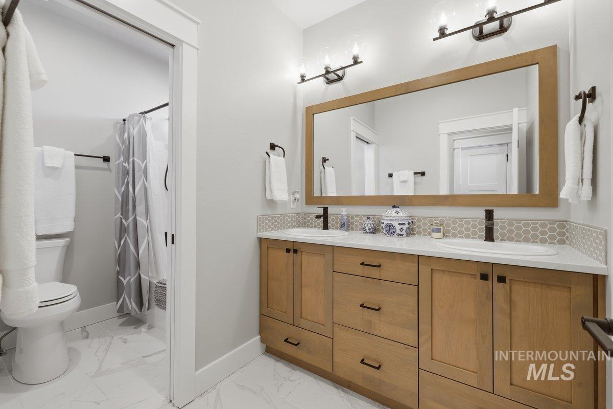 1315 W Tenzing, Nampa, Idaho 83686, 4 Bedrooms, 2 Bathrooms, Residential For Sale, Price $610,000,MLS 98977894