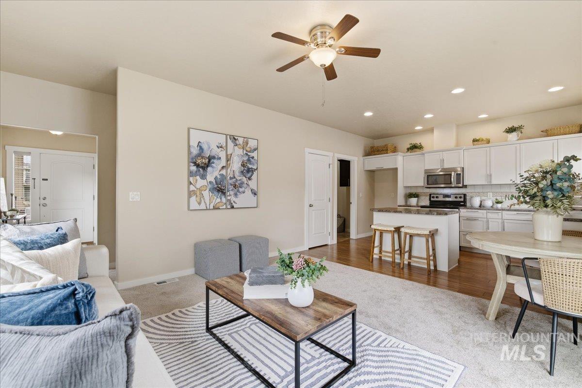 1064 N Lightning Pl., Meridian, Idaho 83642, 3 Bedrooms, 2.5 Bathrooms, Residential For Sale, Price $375,000,MLS 98977897