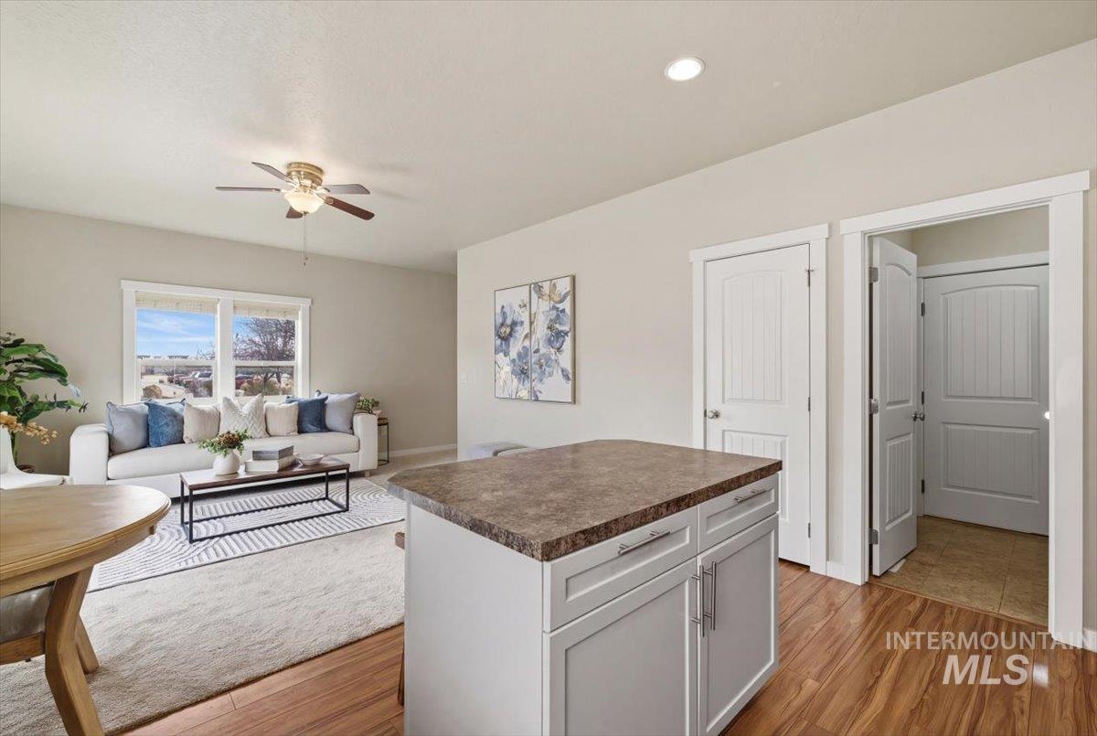 1064 N Lightning Pl., Meridian, Idaho 83642, 3 Bedrooms, 2.5 Bathrooms, Residential For Sale, Price $375,000,MLS 98977897