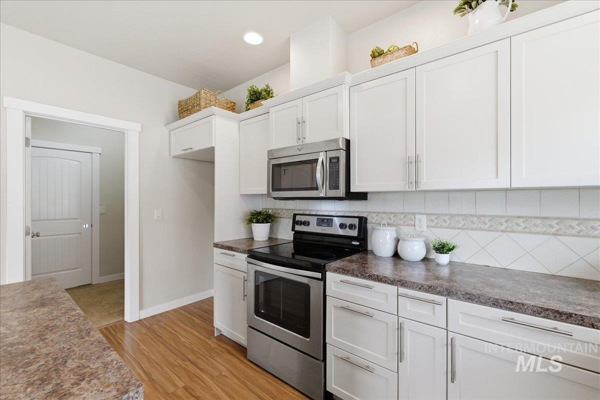 1064 N Lightning Pl., Meridian, Idaho 83642, 3 Bedrooms, 2.5 Bathrooms, Residential For Sale, Price $375,000,MLS 98977897