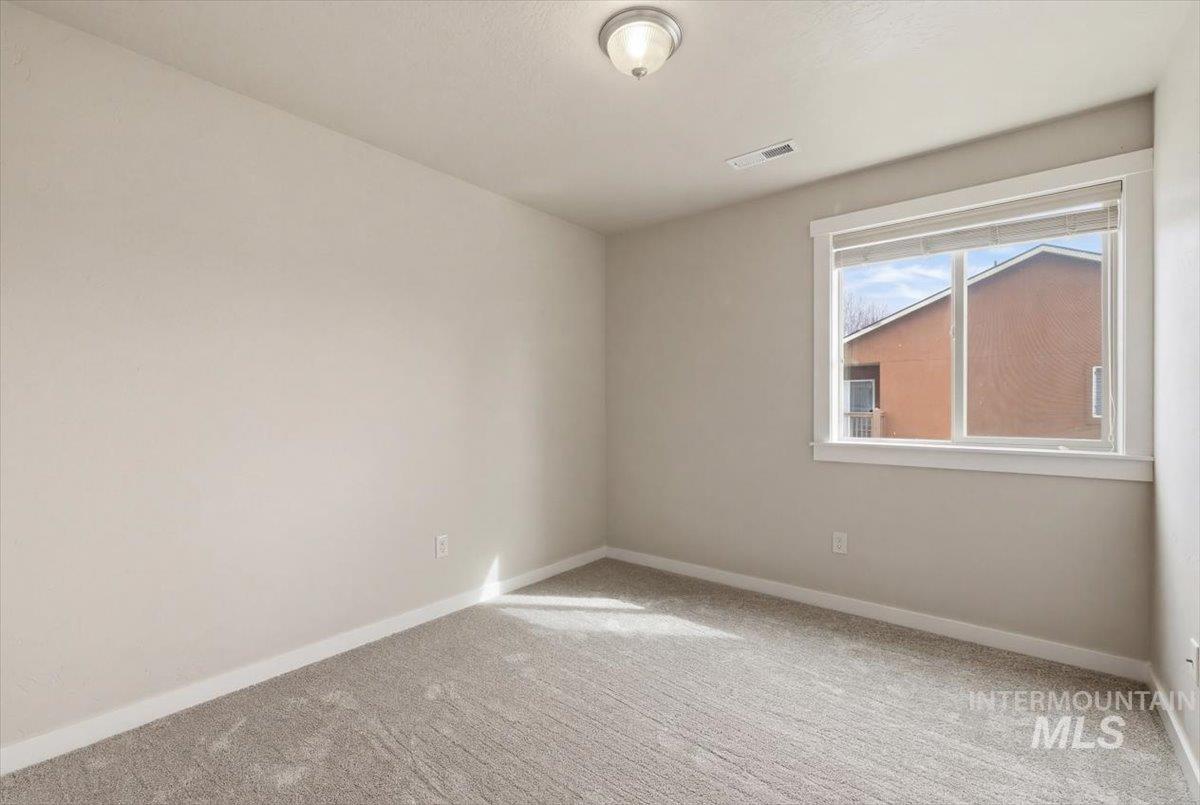 1064 N Lightning Pl., Meridian, Idaho 83642, 3 Bedrooms, 2.5 Bathrooms, Residential For Sale, Price $375,000,MLS 98977897