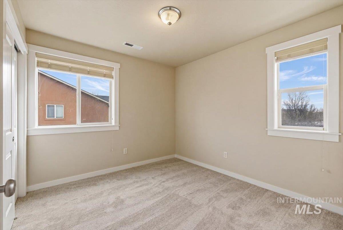 1064 N Lightning Pl., Meridian, Idaho 83642, 3 Bedrooms, 2.5 Bathrooms, Residential For Sale, Price $375,000,MLS 98977897