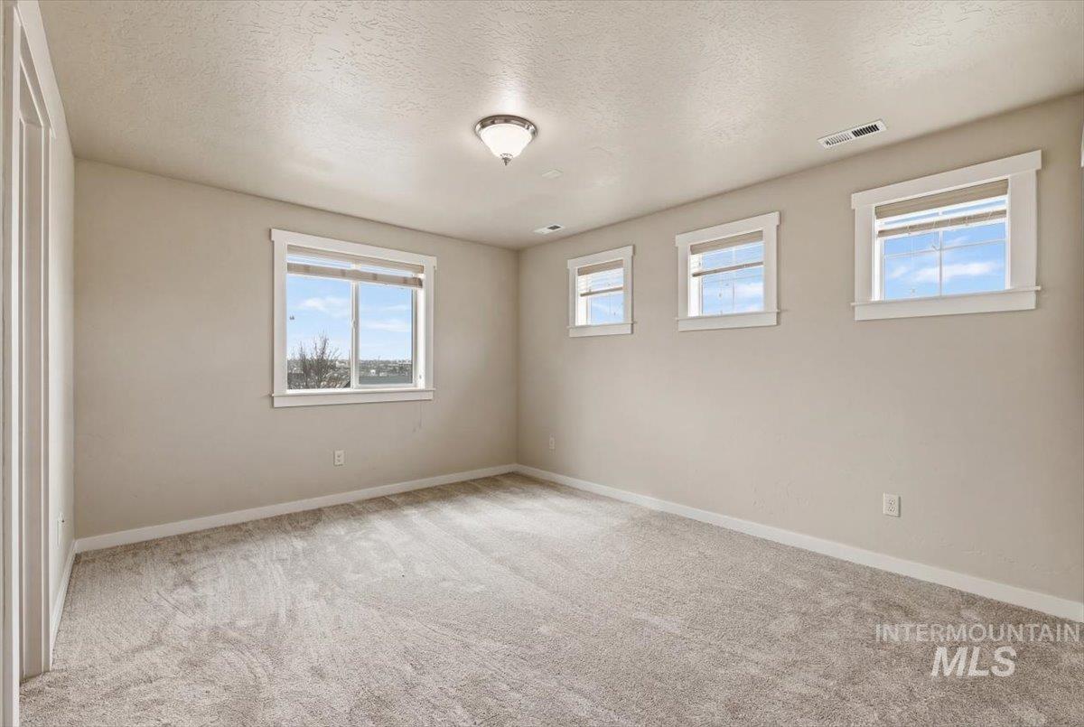 1064 N Lightning Pl., Meridian, Idaho 83642, 3 Bedrooms, 2.5 Bathrooms, Residential For Sale, Price $375,000,MLS 98977897