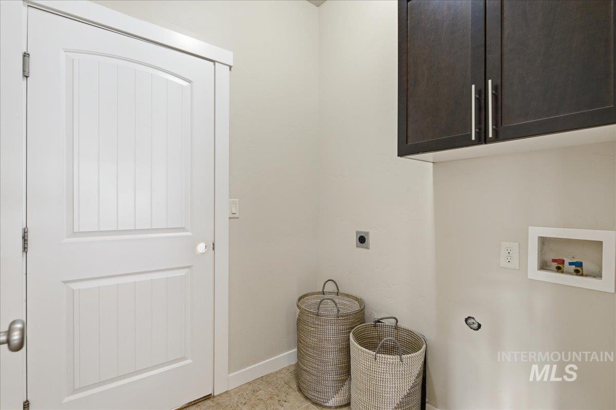 1064 N Lightning Pl., Meridian, Idaho 83642, 3 Bedrooms, 2.5 Bathrooms, Residential For Sale, Price $375,000,MLS 98977897