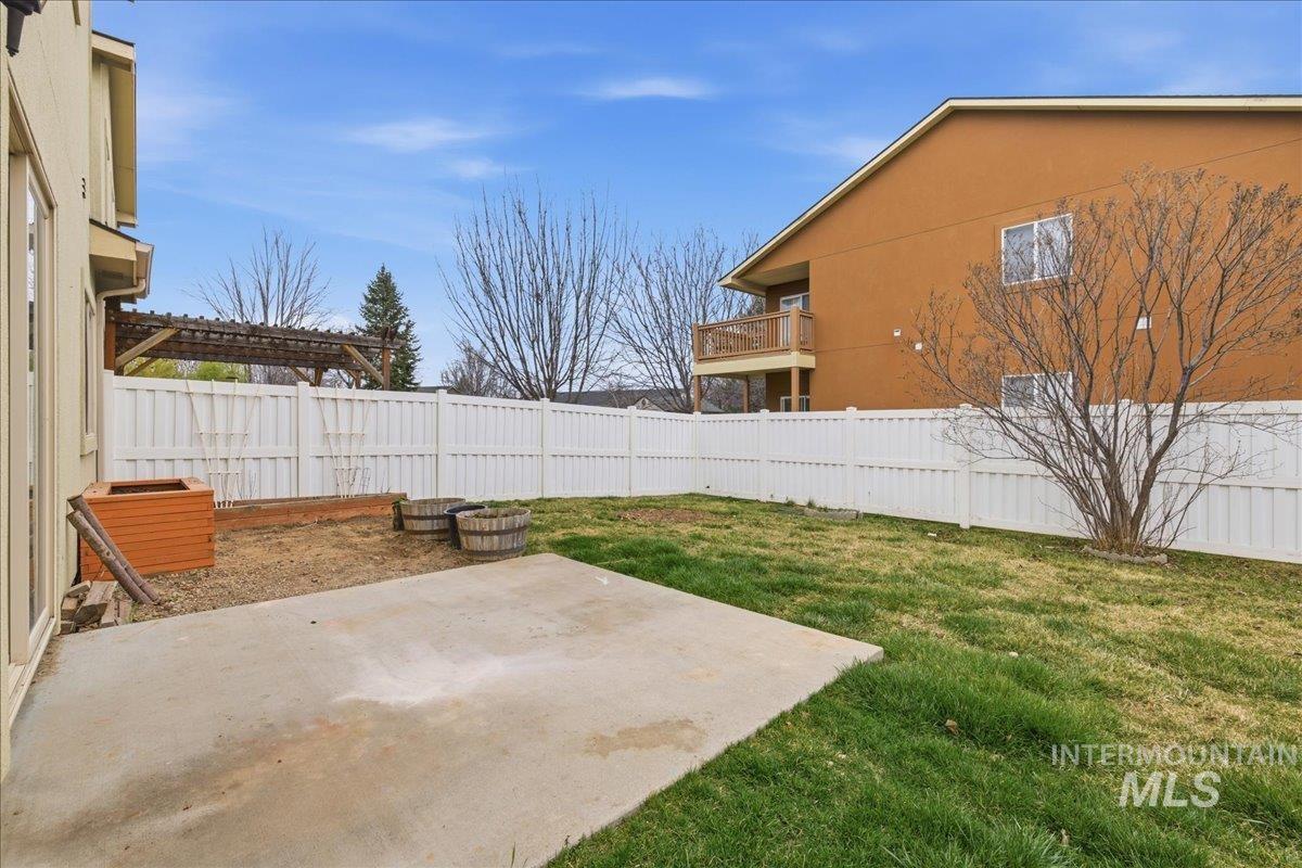 1064 N Lightning Pl., Meridian, Idaho 83642, 3 Bedrooms, 2.5 Bathrooms, Residential For Sale, Price $375,000,MLS 98977897