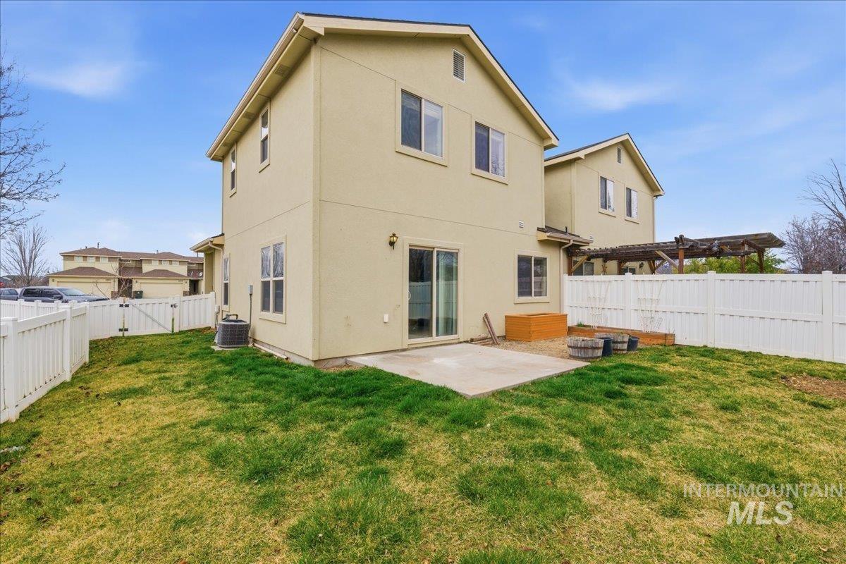 1064 N Lightning Pl., Meridian, Idaho 83642, 3 Bedrooms, 2.5 Bathrooms, Residential For Sale, Price $375,000,MLS 98977897