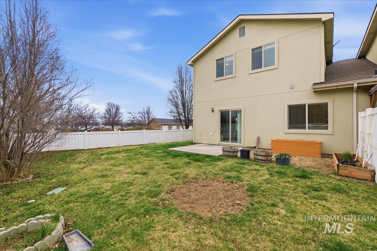 1064 N Lightning Pl., Meridian, Idaho 83642, 3 Bedrooms, 2.5 Bathrooms, Residential For Sale, Price $375,000,MLS 98977897